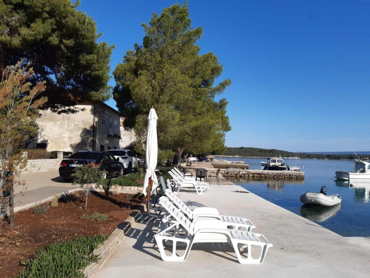Ceratonia Apartments Lovište Kültér fotó
