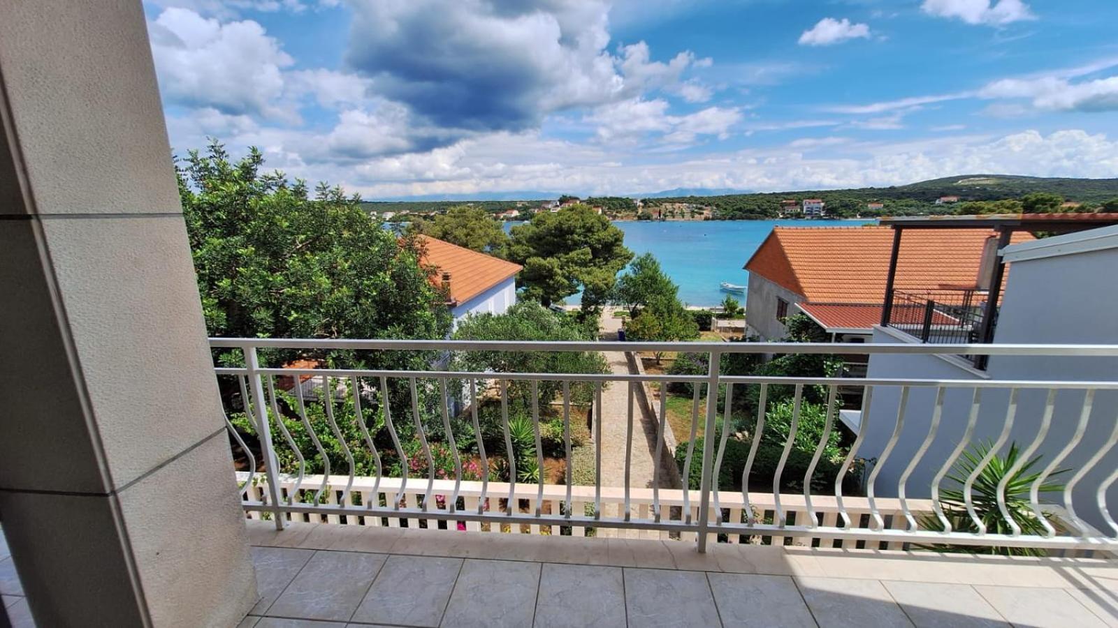 Ceratonia Apartments Lovište Kültér fotó