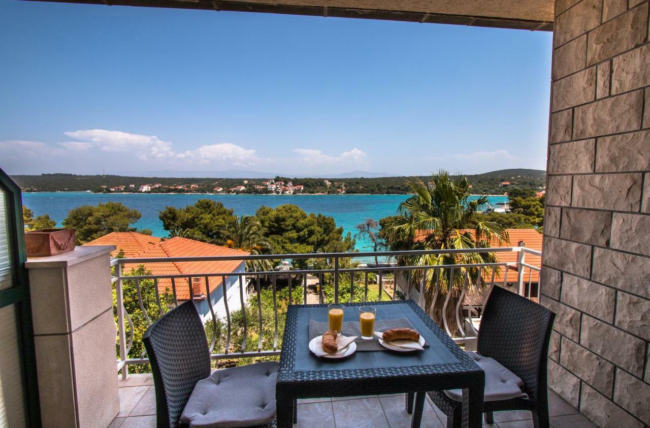 Ceratonia Apartments Lovište Kültér fotó