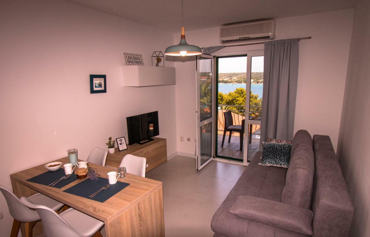 Ceratonia Apartments Lovište Kültér fotó
