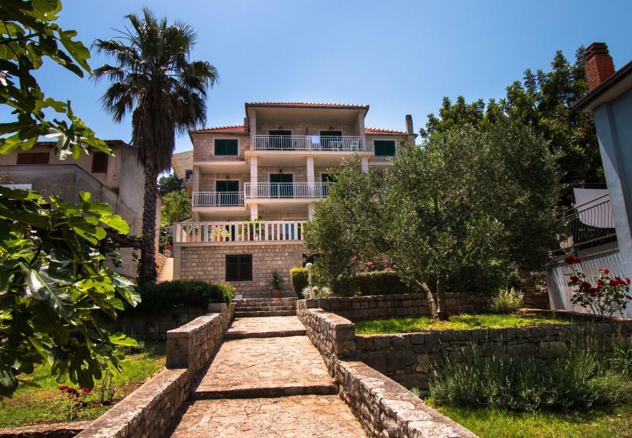 Ceratonia Apartments Lovište Kültér fotó